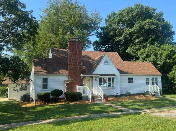 744 Wabash Ave, Carthage, IL 62321