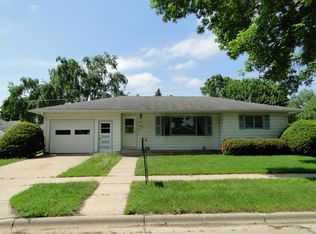 412 W Jewell Ave, Lake City, MN 55041