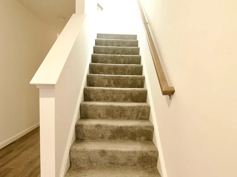 633 Keswick Ct — Photo 18