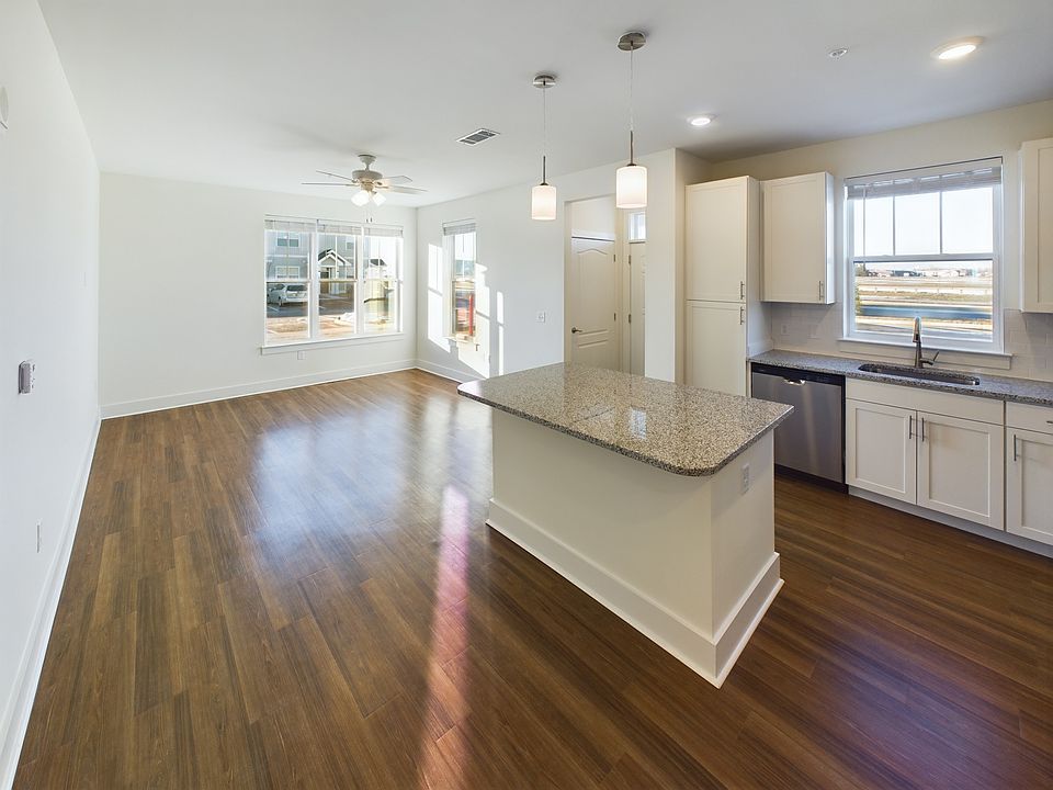 1st image of 575 Quinn Ln #16-101