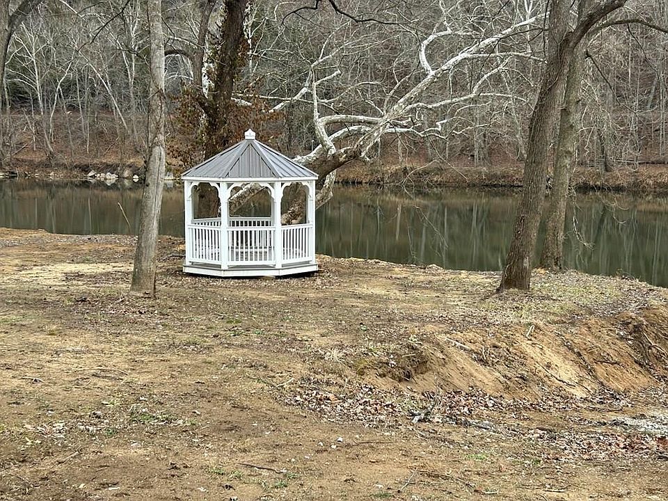 1st image of 136 Lansworth Dr