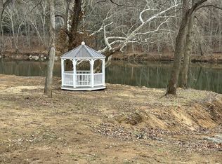 136 Lansworth Dr, Austinville, VA 24312