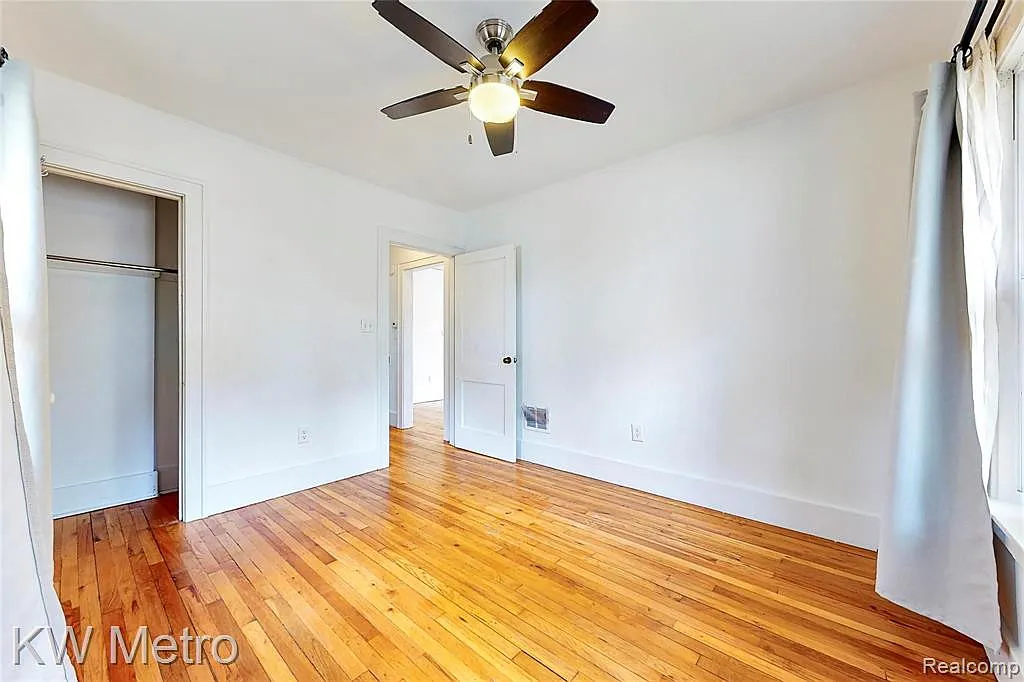 2 bed, 811 sqft, $1,800 — Photo 2