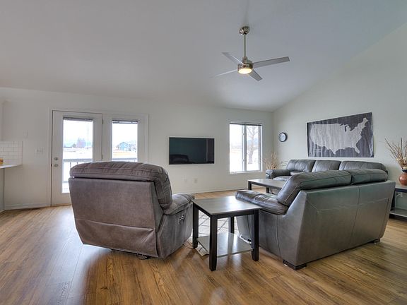 4th image of 1475 Crest Haven Dr