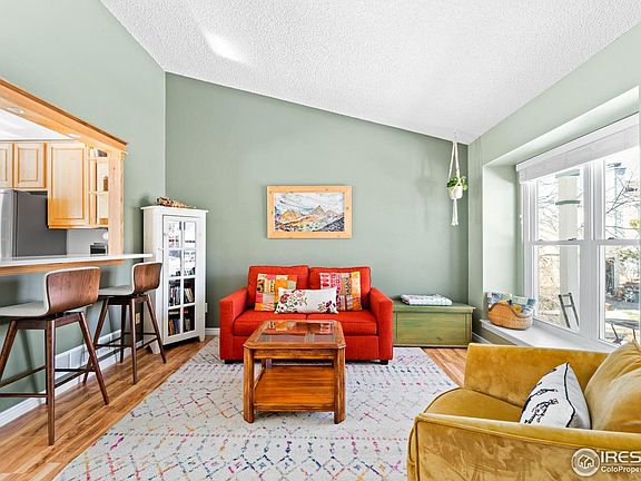 3rd image of 215 W Cornwall Ct