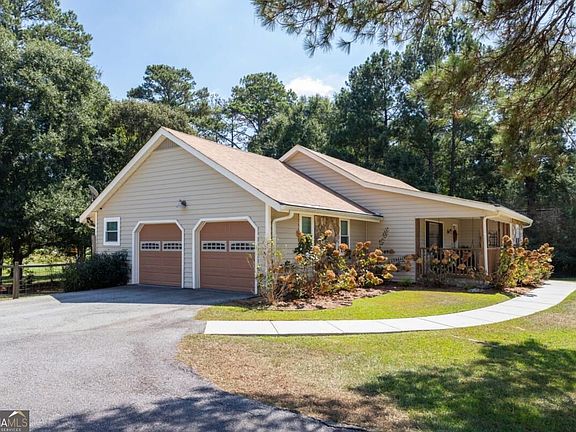 3rd image of 110 Allenwood Rd