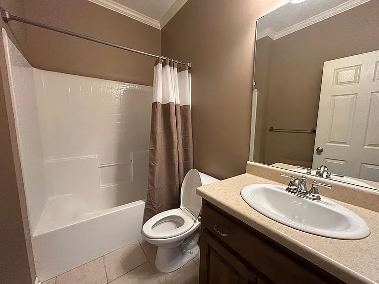 5204 Easton Ln — Photo 11