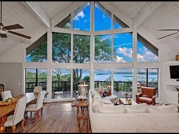 2nd image of 220 Island View Dr