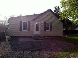 2626 Emmons Ave, Rochester Hills, MI 48307