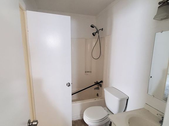 3rd image of 1337 River Birch Run S