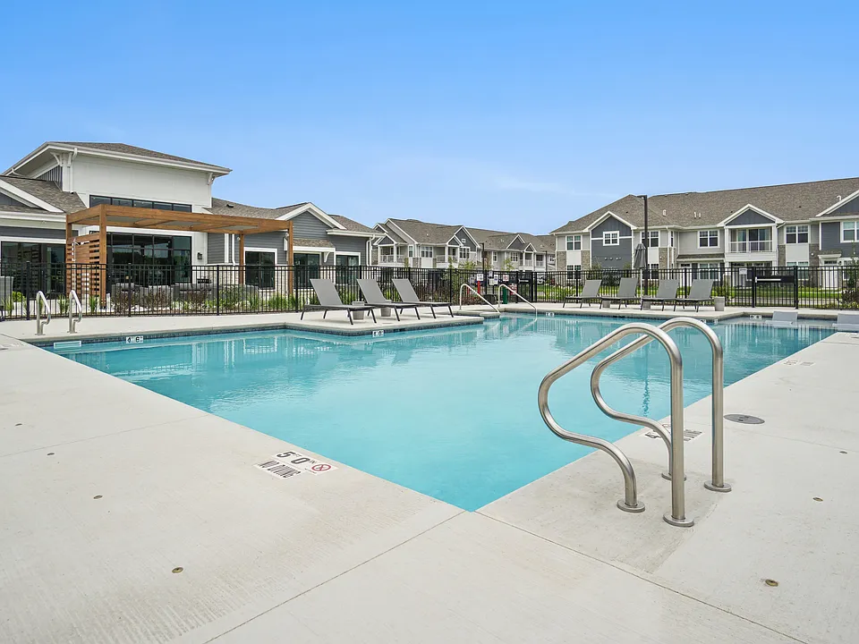 Seasons at River View Resort Style Pool