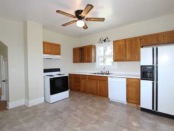 4th image of 1633 E Illinois St
