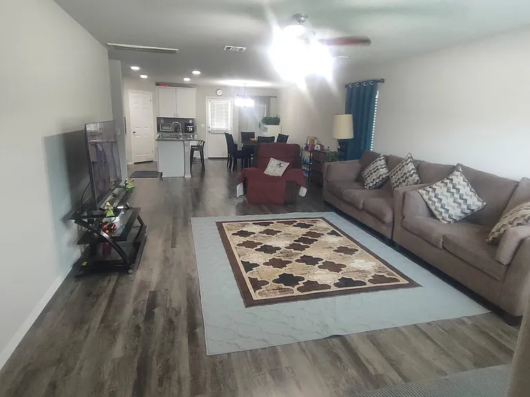 6122 Scott Way — Photo 1