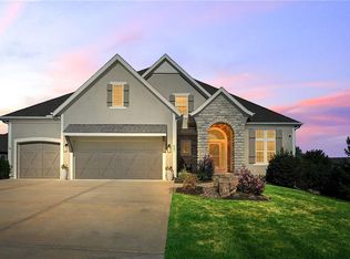 221 SW Roosevelt Rdg, Lees Summit, MO 64081