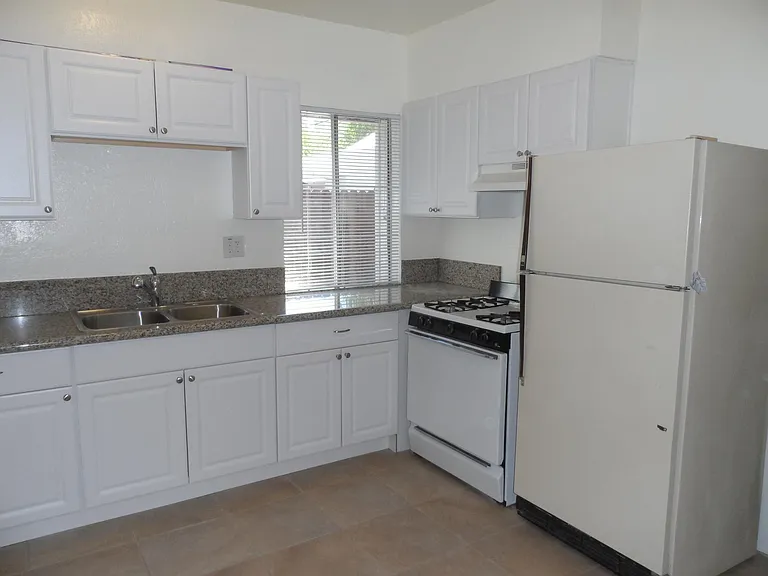 415 18th St #7 — Photo 2
