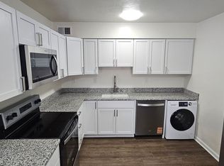 1810 Sparrow Rd #4, Chesapeake, VA 23320