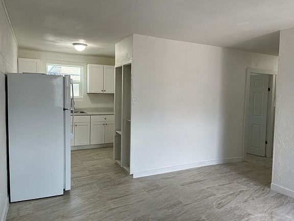 5th image of 1818 Kalani St #8
