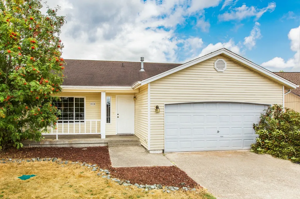 16118 Prairie Creek Loop SE photo 1