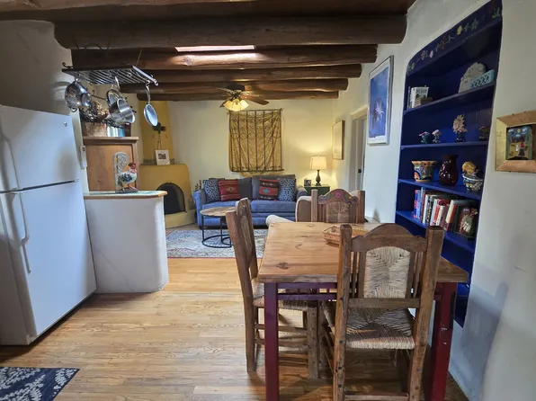 612 1/2 Old Santa Fe Trl #B, Santa Fe, NM 87505