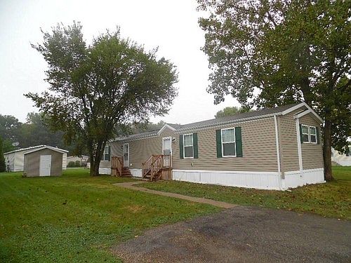 1st image of 29396 Birch Dr