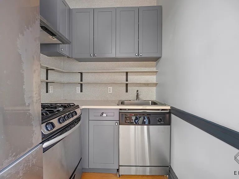 133 23rd St #3B — Photo 3