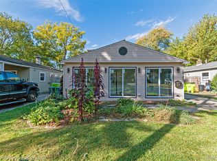 27425 Townley St, Madison Heights, MI 48071
