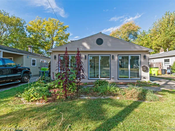 27425 Townley St, Madison Heights, MI 48071
