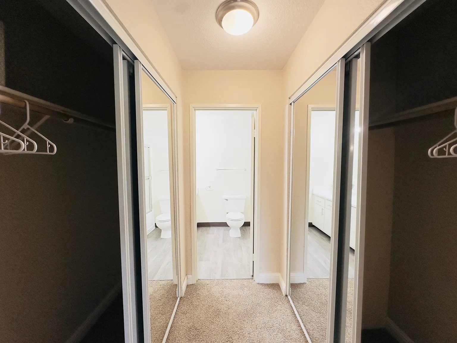 2 bed, 960 sqft, $2,595 — Photo 3