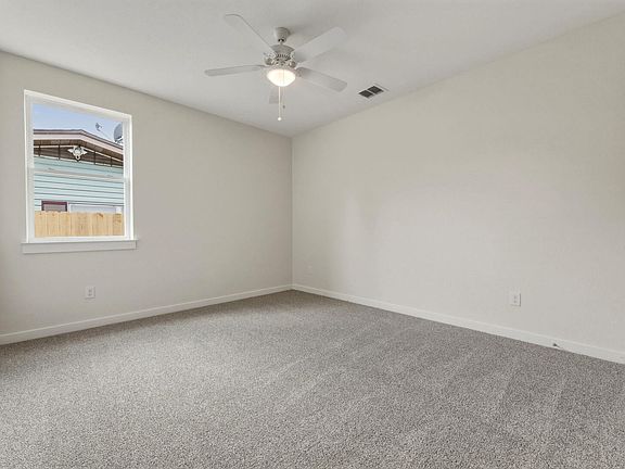 5th image of 1412 Kent St