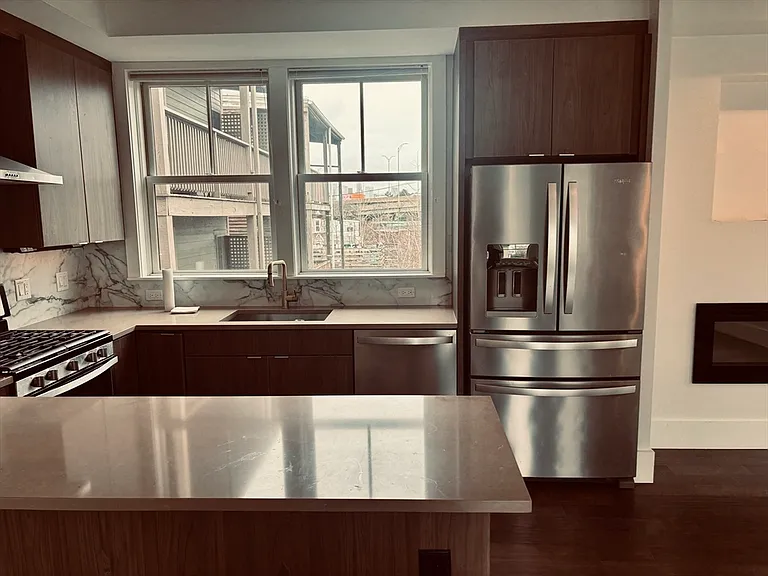 10 Spring Garden St #3 — Photo 4