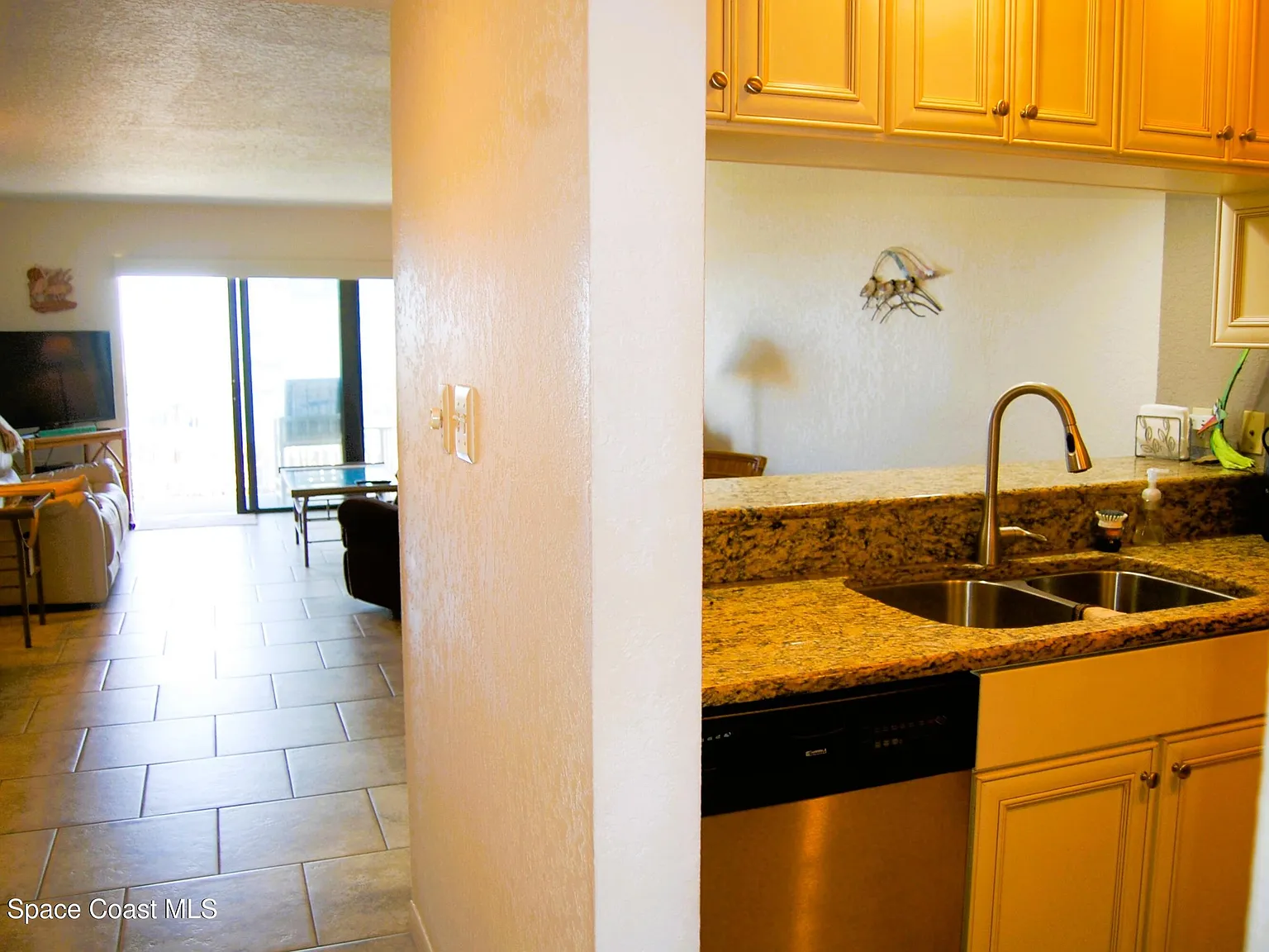 2 bed, 2.0 bath, 1081 sqft, $1,450 — Photo 4