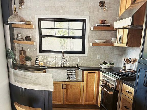 5th image of 2118 Avenue M #B
