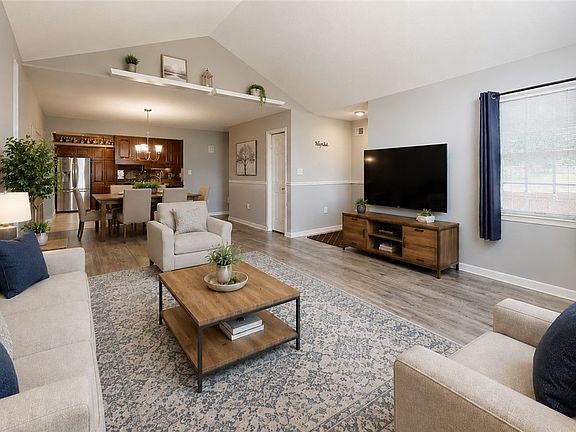 4th image of 178 Steeplechase Cir