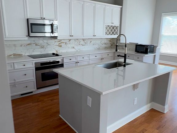2nd image of 1454 Montclair Ct SE