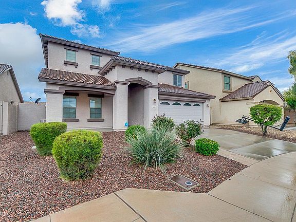 5th image of 2608 S 104th Ln