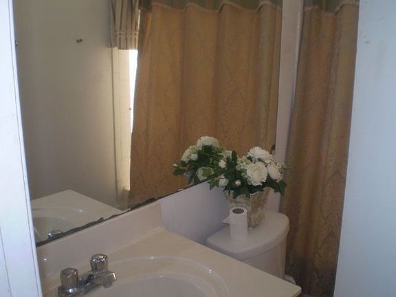 4th image of 7701 W Meadowbrook Ave