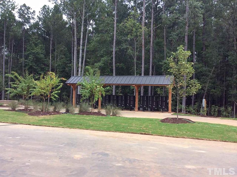 2nd image of 8 Spindle Ct