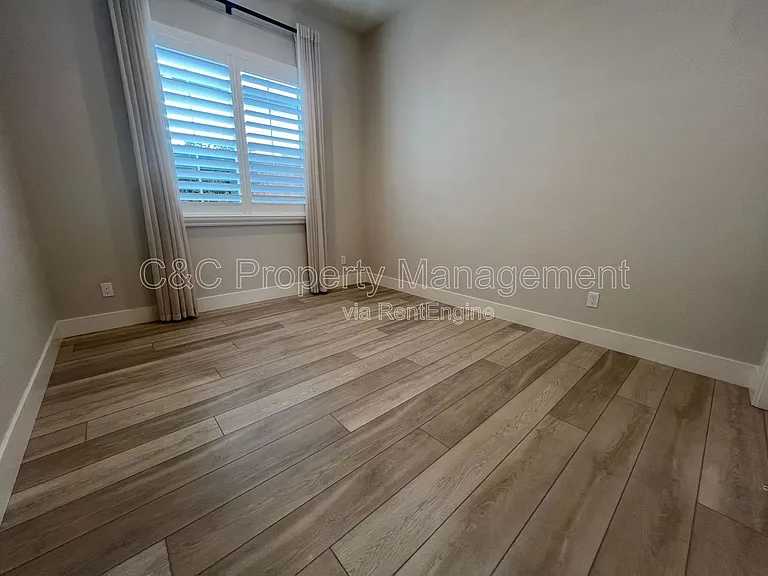 2996 Minaret Way — Photo 23