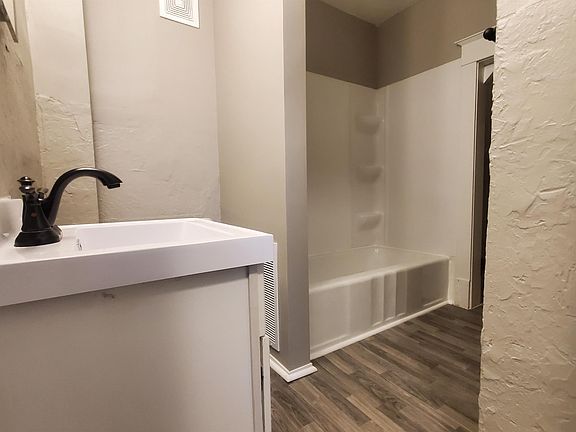4th image of 2424 W St #2