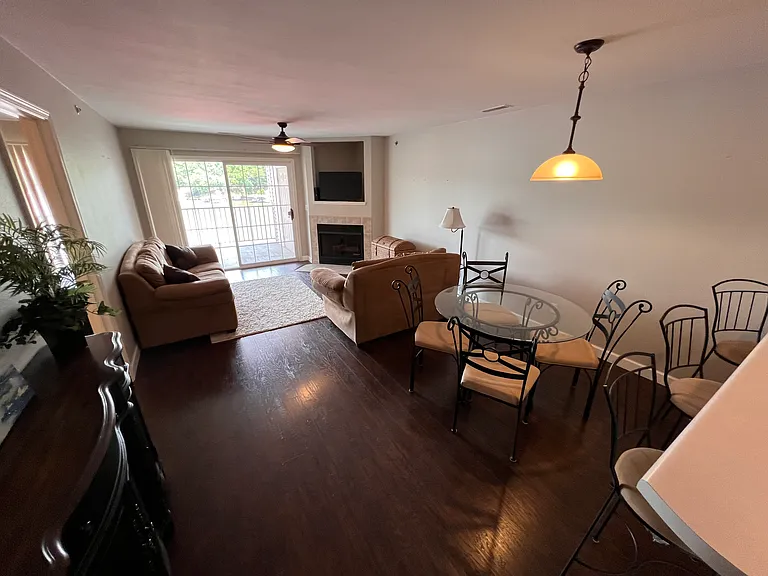 194 Sac Rd #D302 — Photo 9