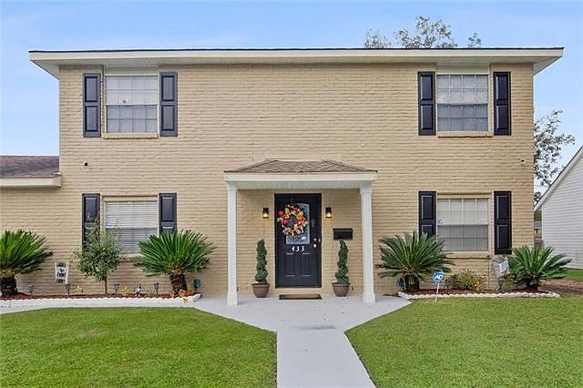 1st image of 433 Belle Alliance Dr