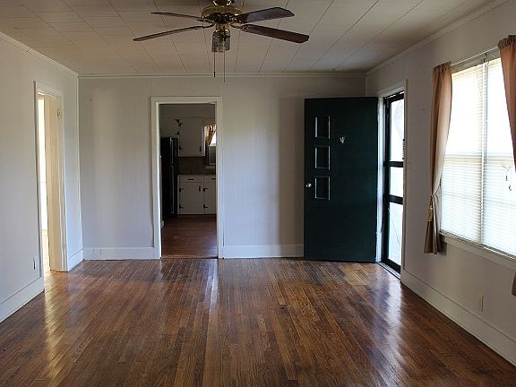 2nd image of 515 W Church St