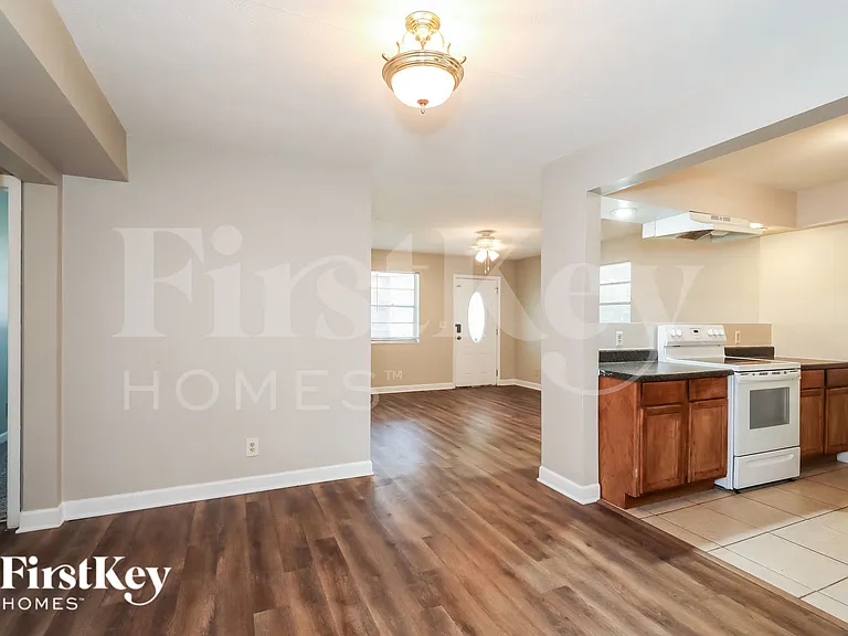 3204 Rogero Rd — Photo 6