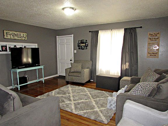 2nd image of 212 Pine Ave