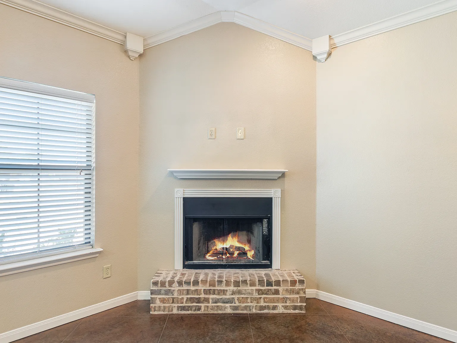 4 bed, 1530 sqft, $1,995 — Photo 3