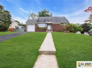 1 Yuro Dr, Edison, NJ 08837