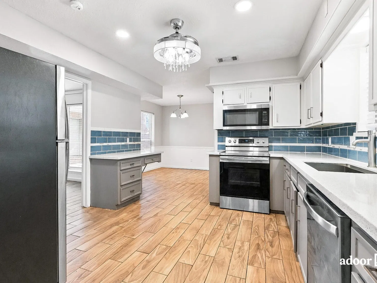 4 bed, 2.5 bath, 2606 sqft, $2,495 — Photo 4