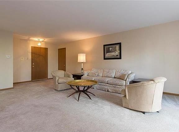 4th image of 1122 Sunbolt Dr APT A