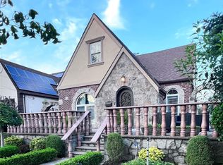 15741 91st St, Howard Beach, NY 11414