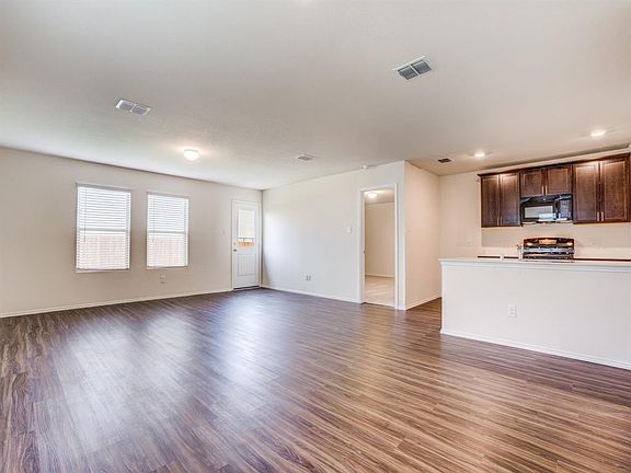 5th image of 1049 Skyline Dr